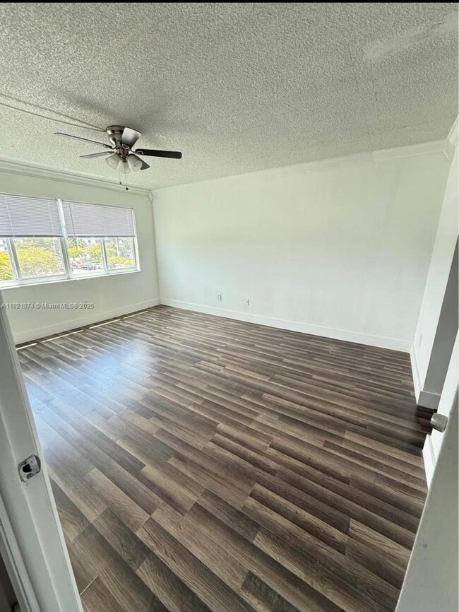 Building Photo - 14840 Naranja Lakes Blvd
