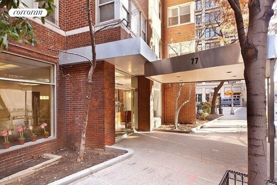 Building Photo - 77 E 12th St