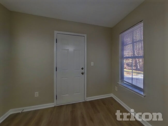 Building Photo - 4250 Donna Way