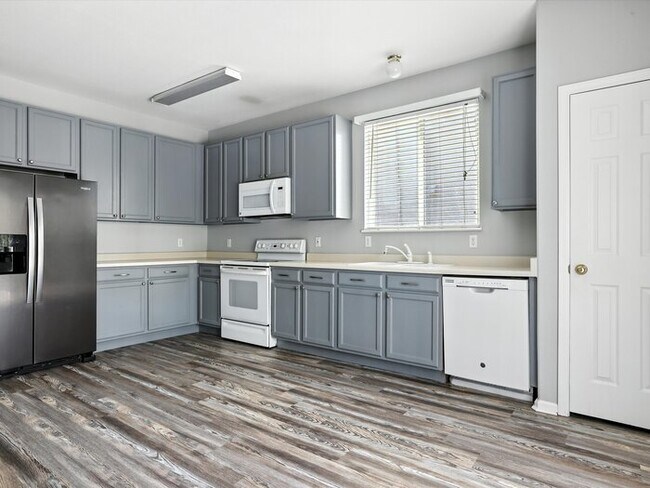 Building Photo - 5289 Mountain Air Cir