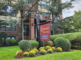 Building Photo - Clinton Arms