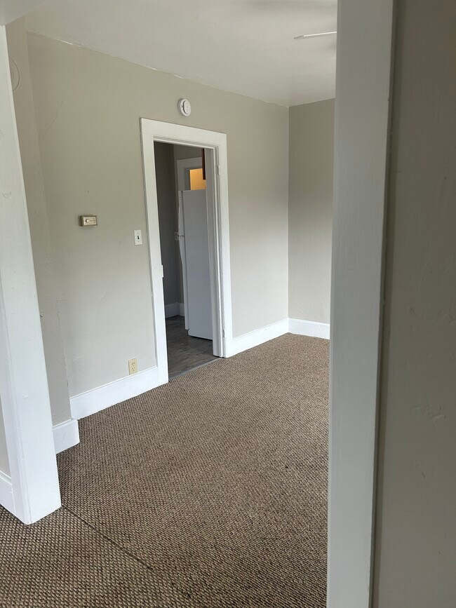 Building Photo - 204 N Water St