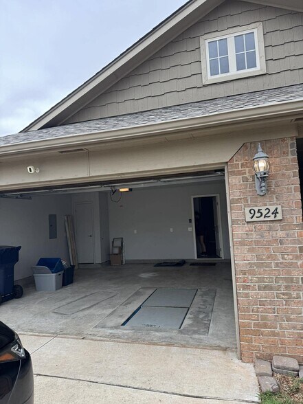 Building Photo - 9524 SW 29th Ter