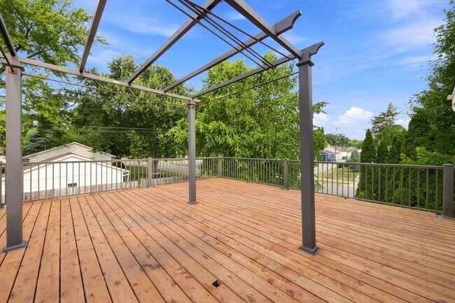 Building Photo - 5300 Logan Ave S