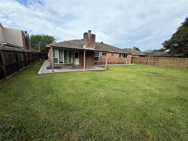 Building Photo - 12719 Huntington Field Dr
