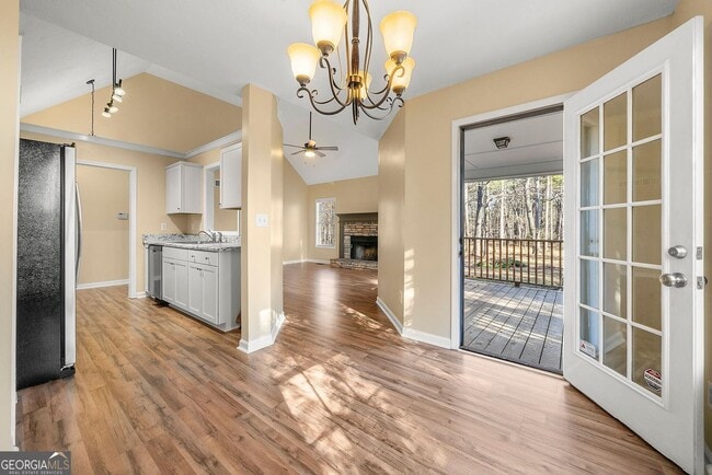 Building Photo - 198 Lakeview Dr