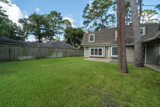 Building Photo - 726 Thistlewood Dr