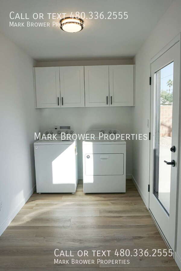 Building Photo - 713 S Darrow Dr