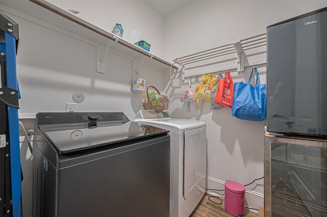 Building Photo - 9011 Bright Harbor Dr