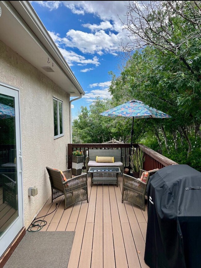 Building Photo - Mountain Shadows Beauty with 3 Bedrooms and 3 Baths Available Soon