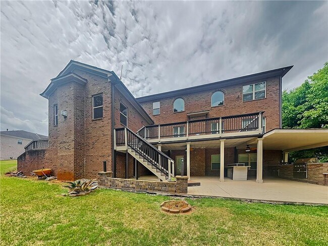 Building Photo - 85 Lotus Ln