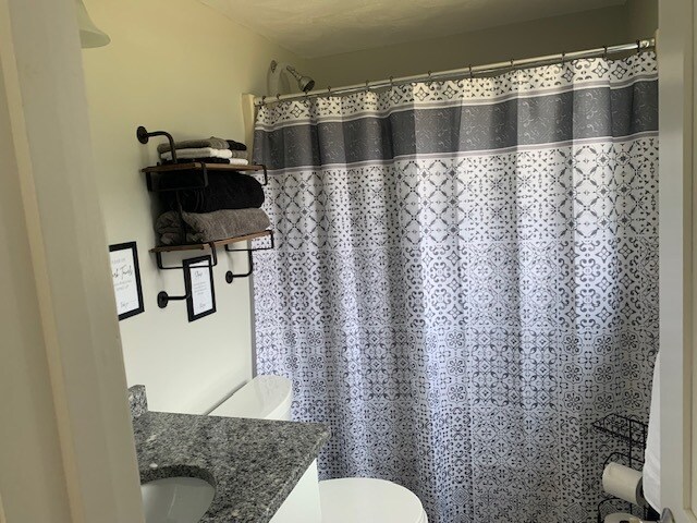 Building Photo - 2 Hall Rd