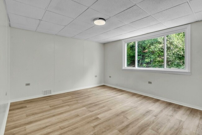 Building Photo - 5311 Wickliff St