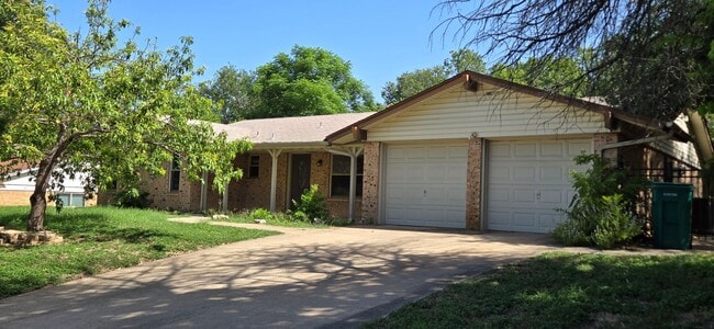Building Photo - 1109 Shine Ln