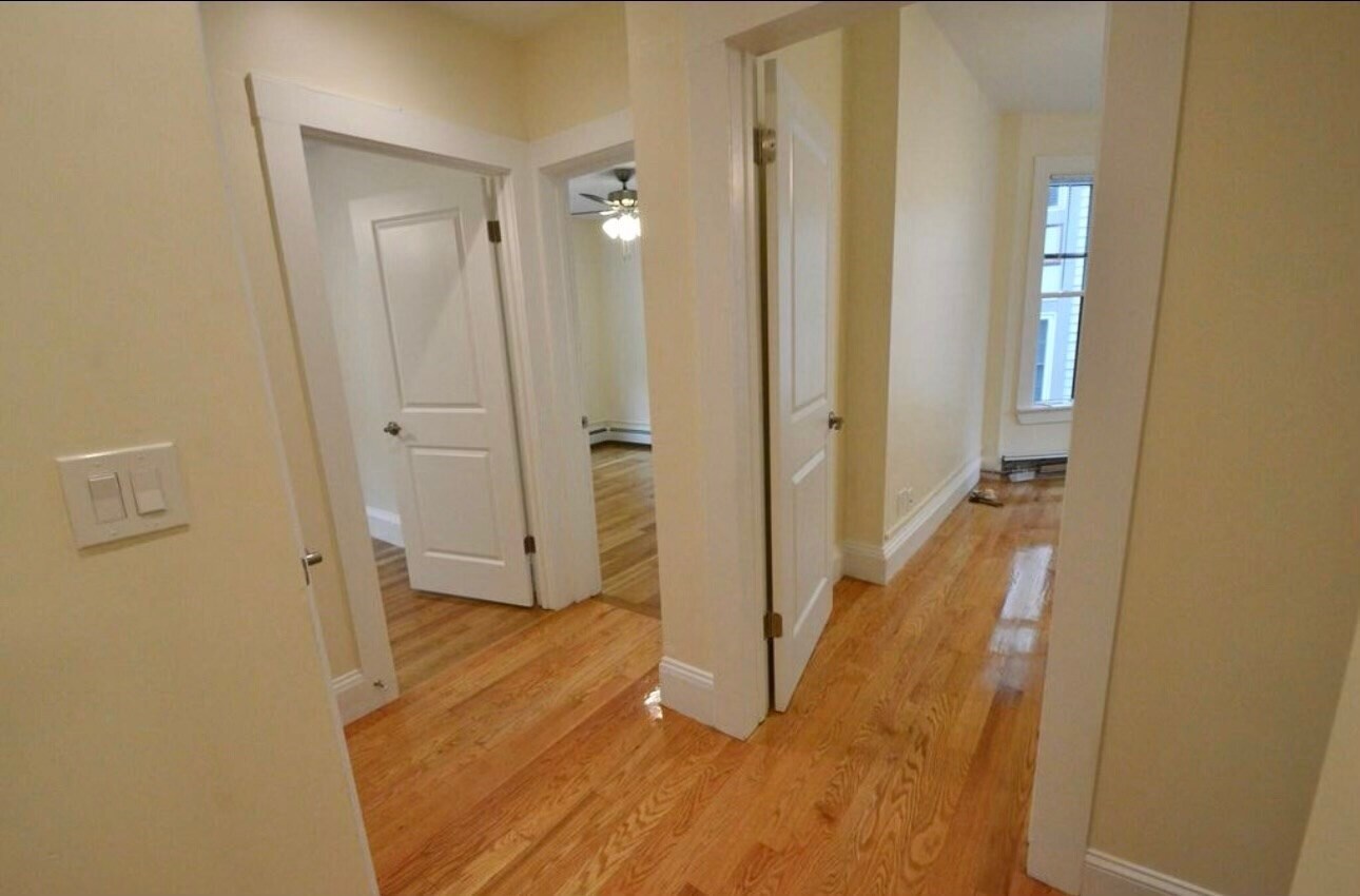 Building Photo - 35 Brookline St