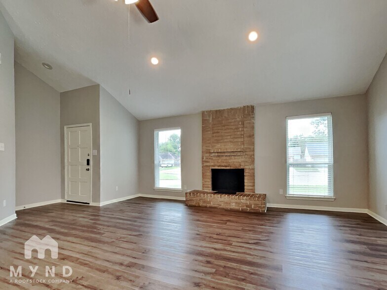 Building Photo - 5407 Cross Valley Dr
