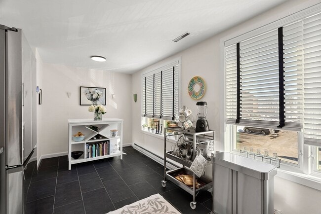 Building Photo - 126 Merrimac St