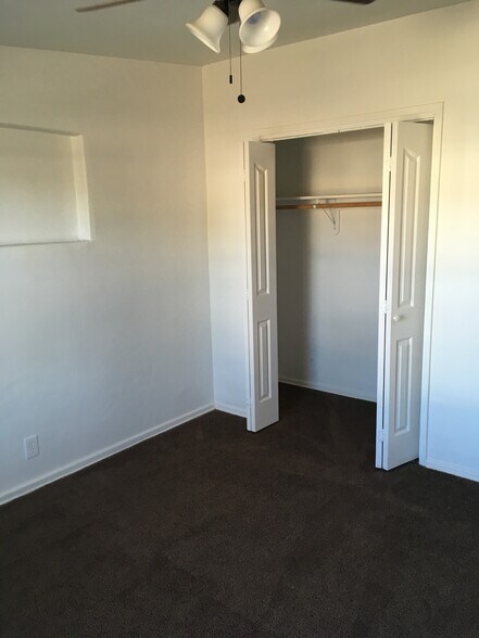 Building Photo - 5622 E Whittier St