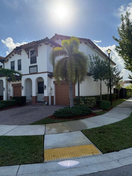 Building Photo - 10296 NW 88th St