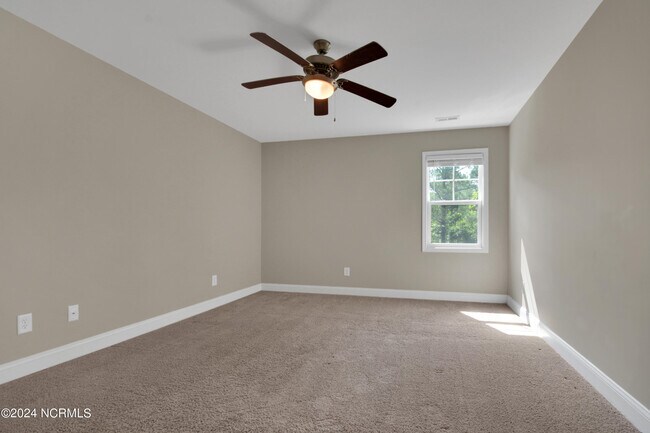 Building Photo - 428 Guppy Lp Rd