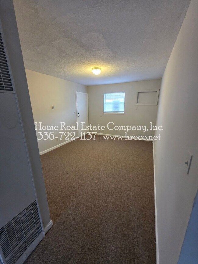 Building Photo - 1982 Maryland Ave