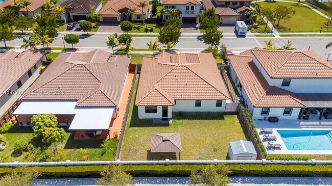 Building Photo - 2541 SE 1st St