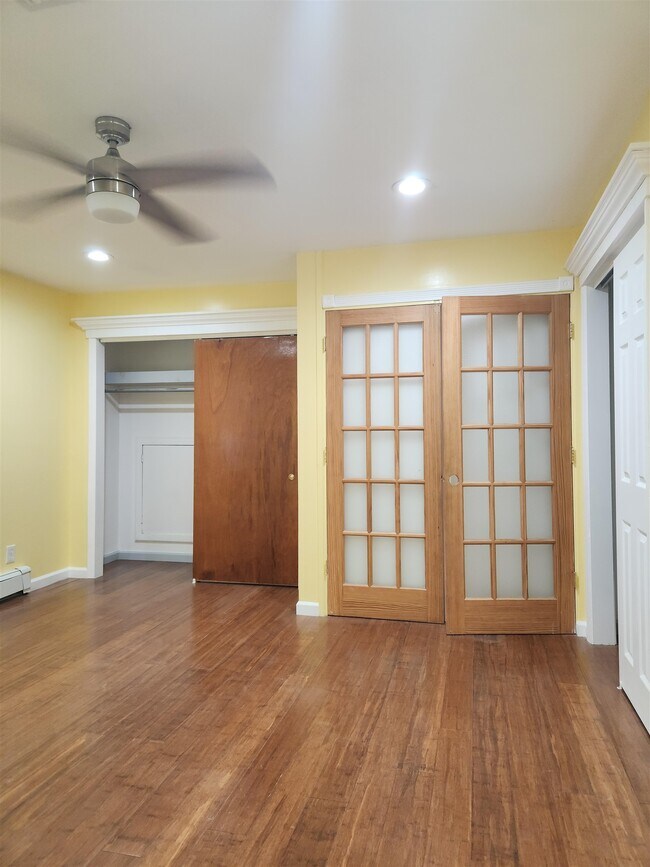 Building Photo - 39 Terhune Ave