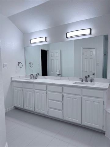 Building Photo - 3010 Chalkstone Dr