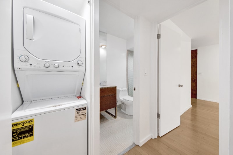 Building Photo - 1147 N Clark St