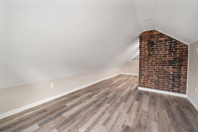 Building Photo - 741 Sullivant Ave