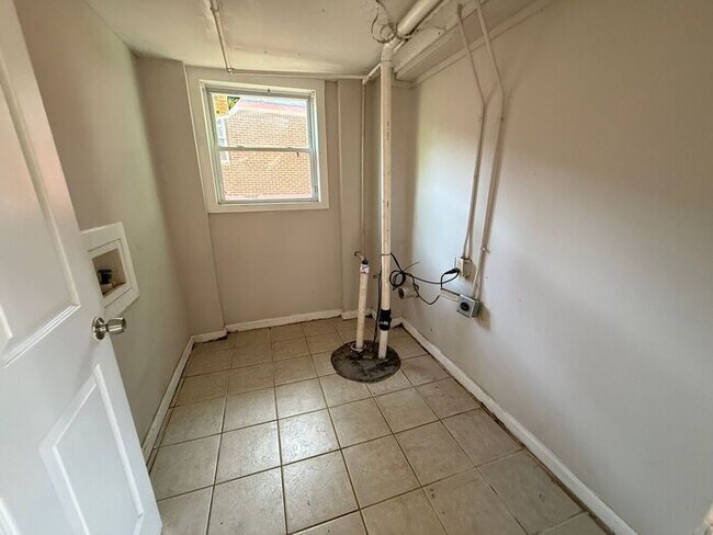 Building Photo - Charming 4-Bedroom Home in Forest Park, GA...