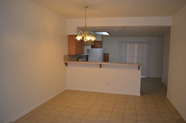 Building Photo - 914 Crymes Ln