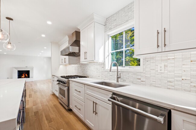 Building Photo - 19 Highland Park Pl
