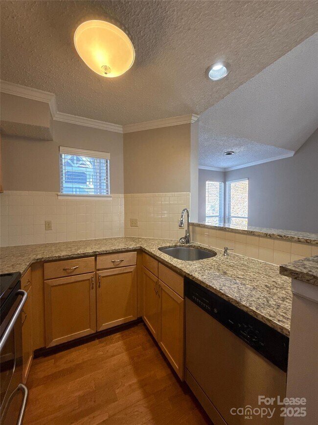 Building Photo - 2518 Cranbrook Ln