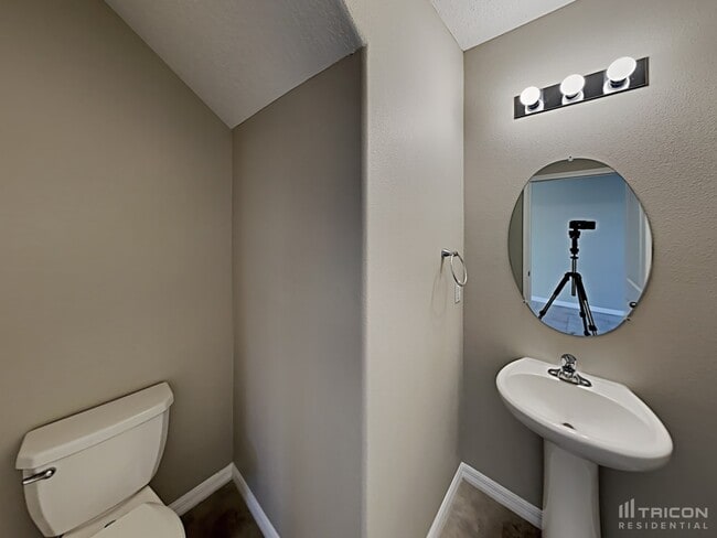 Building Photo - 6804 Trent Creek Dr