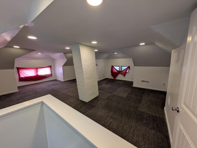 Building Photo - 1625 N Market St