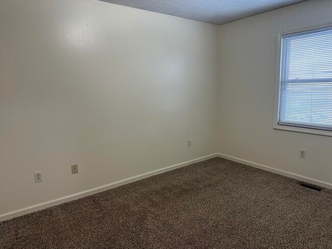 Building Photo - 200 McDaniel Ave