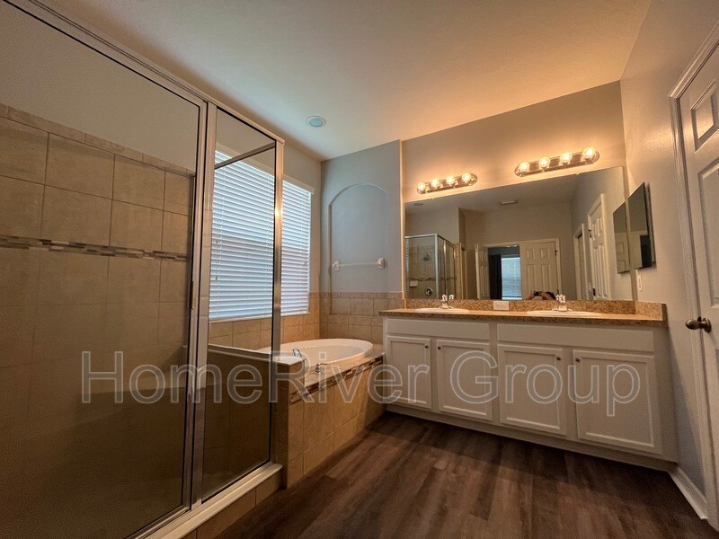 Building Photo - 12728 Avelar Creek Dr