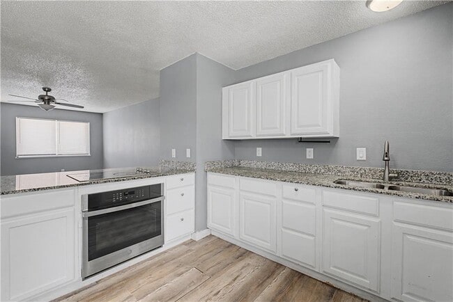 Building Photo - 348 N 14th St