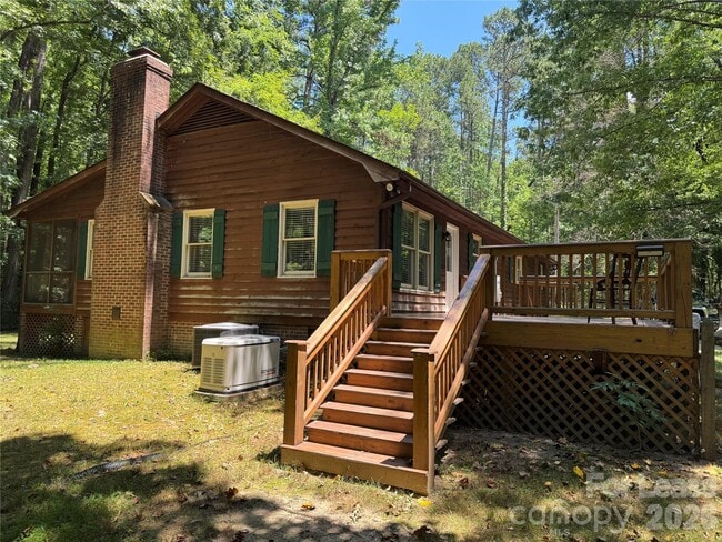 Building Photo - 219 Larkfield Rd