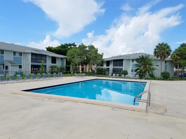 Building Photo - 9729 Hammocks Blvd