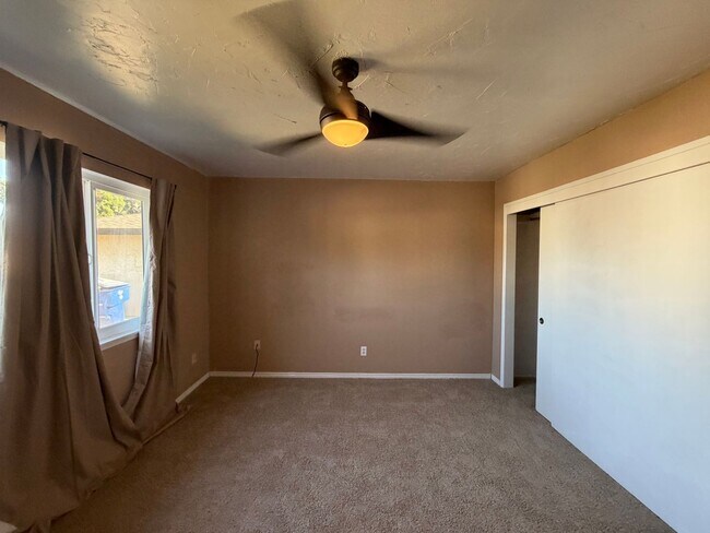 Building Photo - Wow Check out this 3 BD 2 BA SW Charmer near White Ln & Akers Road