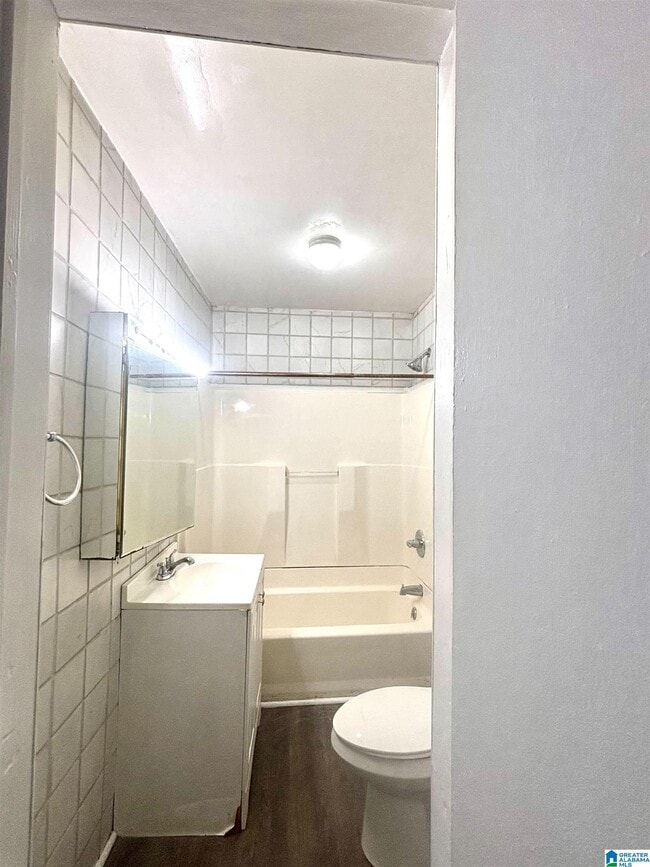 Building Photo - 511 12th St