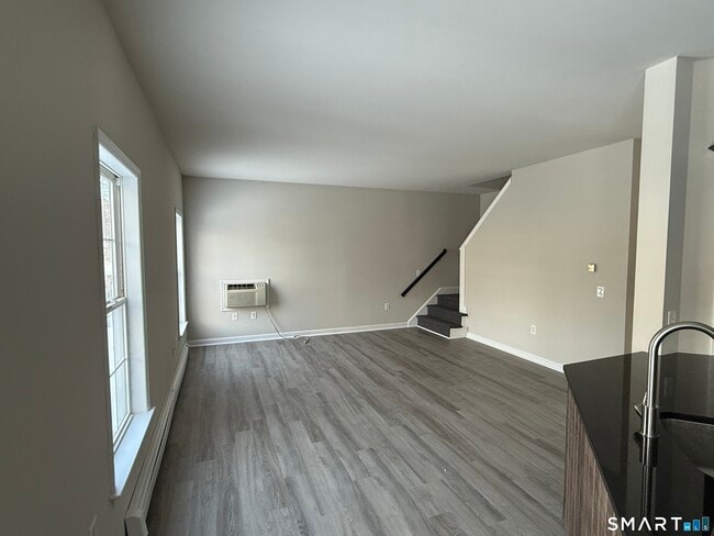 Building Photo - 40 Marlin Dr