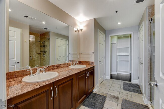 Building Photo - 150 S Las Vegas Blvd