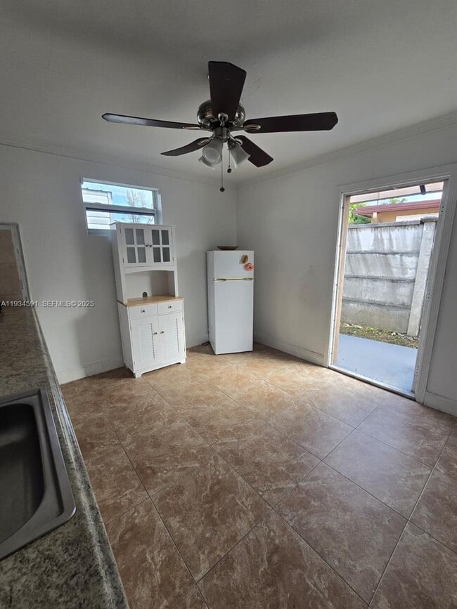 Building Photo - 10825 SW 56th St