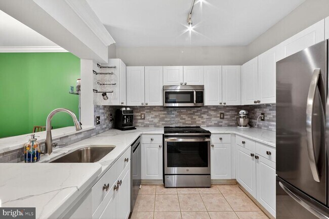 Building Photo - 4561 Strutfield Ln