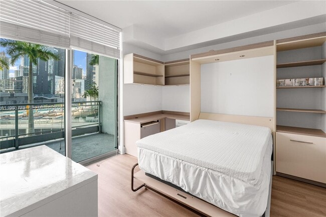 Building Photo - 90 SW 3rd St