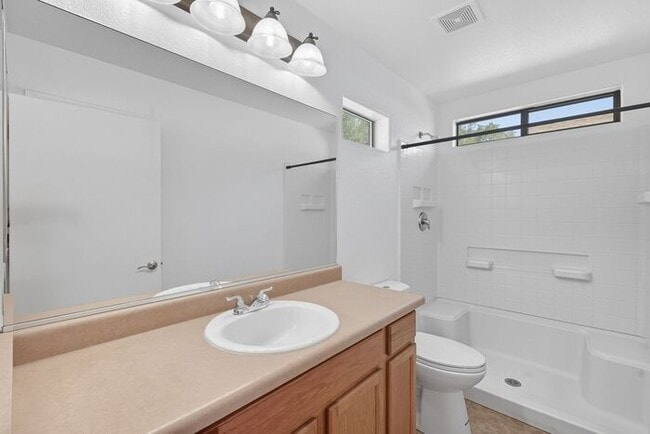 Building Photo - Bright & Inviting Tucson Home Near Davis-M...