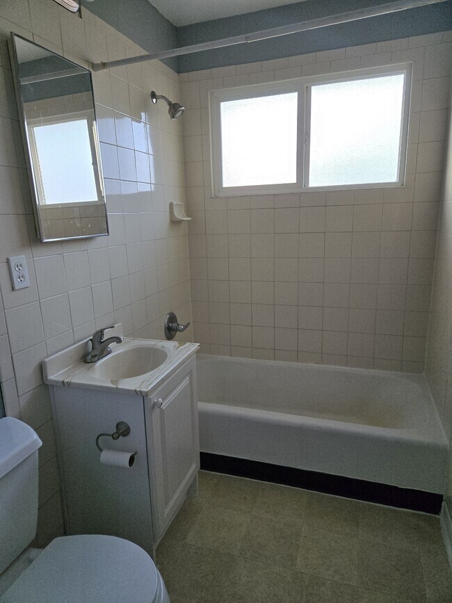 Building Photo - 1605 S Xavier St